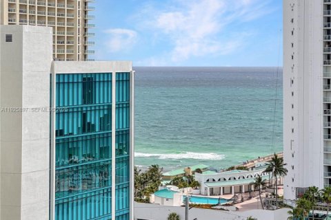 Снять в аренду кондоминиум в Санни-Айлс-Бич, Флорида 3 спальни, 135.45м2, № 1984437 - фото 18
