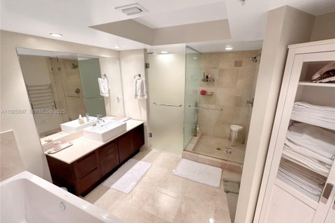 Снять в аренду кондоминиум в Санни-Айлс-Бич, Флорида 3 спальни, 135.45м2, № 1984437 - фото 16