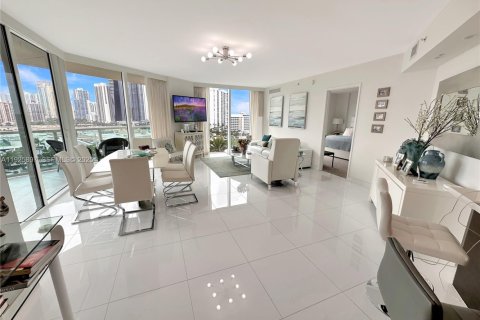 Снять в аренду кондоминиум в Санни-Айлс-Бич, Флорида 3 спальни, 135.45м2, № 1984437 - фото 3