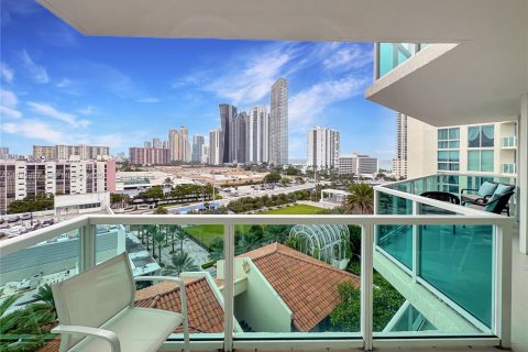 Снять в аренду кондоминиум в Санни-Айлс-Бич, Флорида 3 спальни, 135.45м2, № 1984437 - фото 6