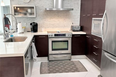 Снять в аренду кондоминиум в Санни-Айлс-Бич, Флорида 3 спальни, 135.45м2, № 1984437 - фото 8