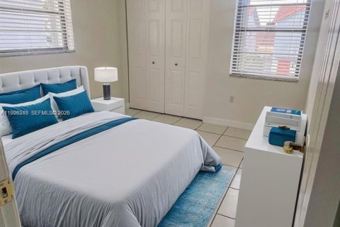 Снять в аренду кондоминиум в Хайалиа, Флорида 3 спальни, 124.49м2, № 2063250 - фото 9