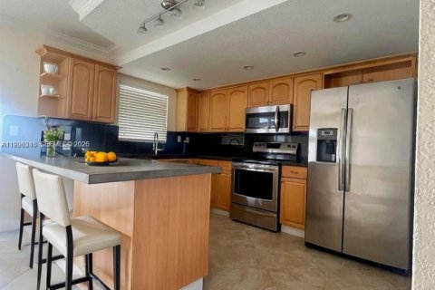 Снять в аренду кондоминиум в Хайалиа, Флорида 3 спальни, 124.49м2, № 2063250 - фото 4