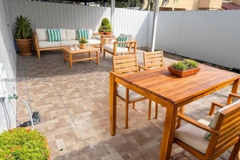 Снять в аренду кондоминиум в Хайалиа, Флорида 3 спальни, 124.49м2, № 2063250 - фото 12