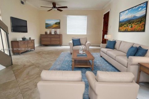 Снять в аренду кондоминиум в Хайалиа, Флорида 3 спальни, 124.49м2, № 2063250 - фото 2