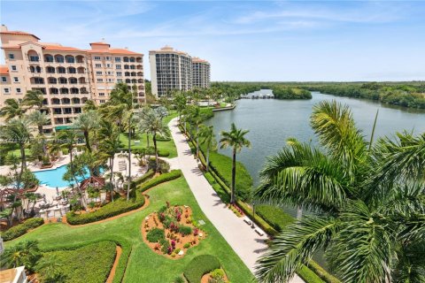 Condo in Coral Gables, Florida, 3 bedrooms  № 1660203 - photo 23