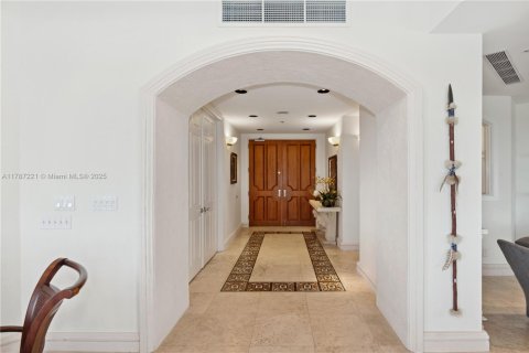 Condo in Coral Gables, Florida, 3 bedrooms  № 1660203 - photo 2