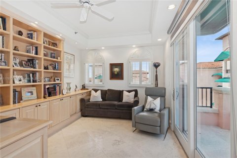 Condo in Coral Gables, Florida, 3 bedrooms  № 1660203 - photo 17