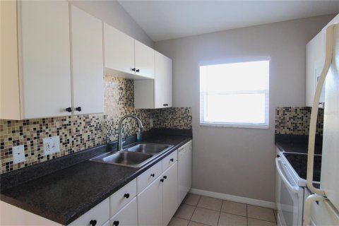 Appartement à louer à Sarasota, Floride: 2 chambres, 81.29 m2 № 1869679 - photo 2