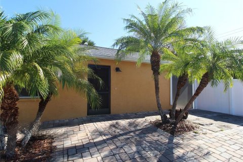 Appartement à louer à Sarasota, Floride: 2 chambres, 81.29 m2 № 1869679 - photo 1