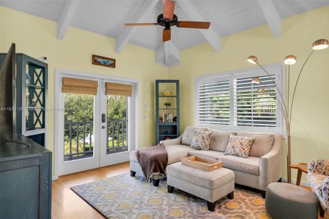 House in Marathon, Florida 3 bedrooms, 200.58 sq.m. № 1804577 - photo 21