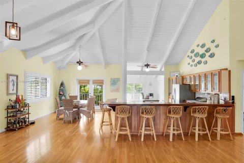 House in Marathon, Florida 3 bedrooms, 200.58 sq.m. № 1804577 - photo 13
