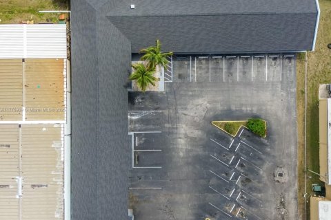 Купить коммерческую недвижимость в Форт Майерс, Флорида № 2079546 - фото 12