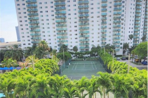 Copropriété à vendre à Sunny Isles Beach, Floride: 1 chambre, 93.37 m2 № 2026636 - photo 3