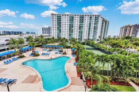 Copropriété à vendre à Sunny Isles Beach, Floride: 1 chambre, 93.37 m2 № 2026636 - photo 2