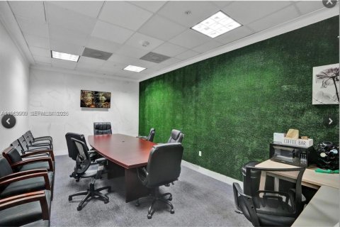 Copropriété à vendre à Sunny Isles Beach, Floride: 1 chambre, 93.37 m2 № 2026636 - photo 9