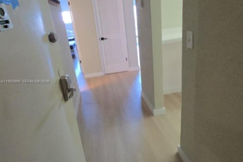 Copropriété à vendre à Sunny Isles Beach, Floride: 1 chambre, 93.37 m2 № 2026636 - photo 7