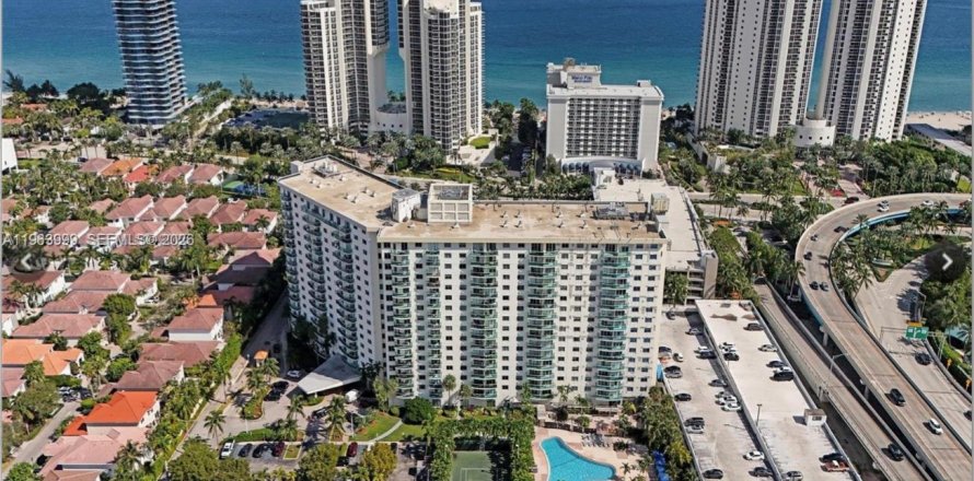 Condo à Sunny Isles Beach, Floride, 1 chambre  № 2026636