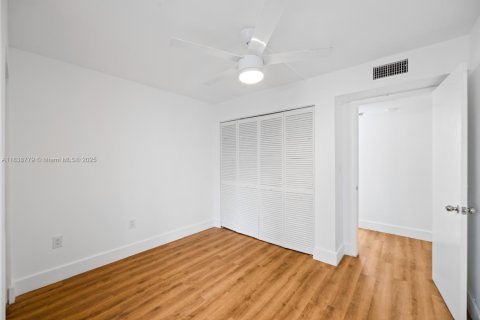 Copropriété à vendre à Miami, Floride: 2 chambres, 91.6 m2 № 1825722 - photo 17