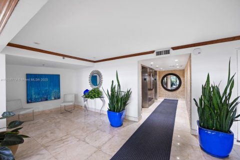 Copropriété à vendre à Miami, Floride: 2 chambres, 91.6 m2 № 1825722 - photo 24