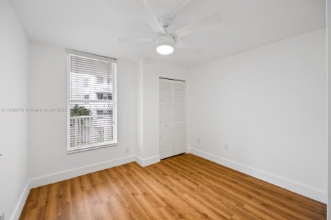 Copropriété à vendre à Miami, Floride: 2 chambres, 91.6 m2 № 1825722 - photo 16