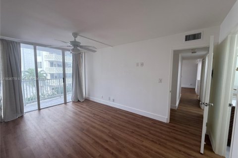 Copropriété à vendre à Miami, Floride: 2 chambres, 91.6 m2 № 1825722 - photo 11
