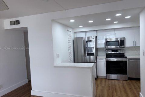 Copropriété à vendre à Miami, Floride: 2 chambres, 91.6 m2 № 1825722 - photo 7