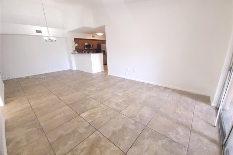 Купить кондоминиум в Мирамар, Флорида 3 спальни, 104.52м2, № 1948926 - фото 4