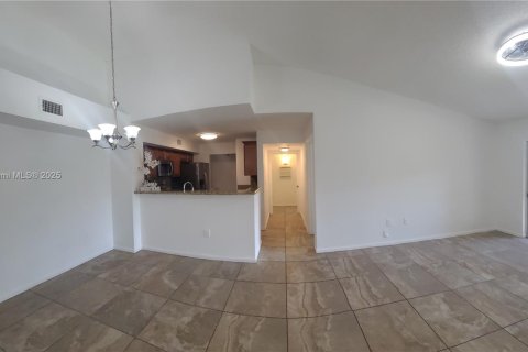 Купить кондоминиум в Мирамар, Флорида 3 спальни, 104.52м2, № 1948926 - фото 11