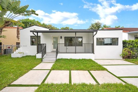 Снять в аренду виллу или дом в Майами, Флорида 3 спальни, 162.76м2, № 2029333 - фото 7