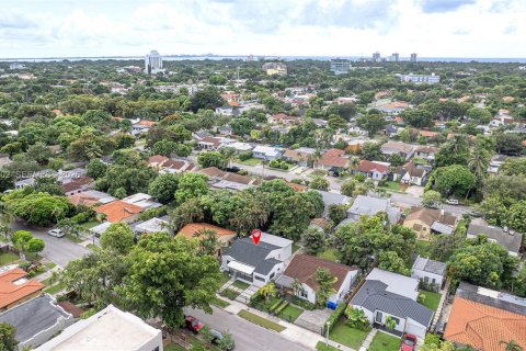 Снять в аренду виллу или дом в Майами, Флорида 3 спальни, 162.76м2, № 2029333 - фото 4