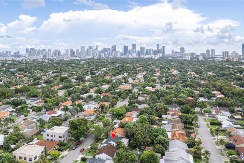 Снять в аренду виллу или дом в Майами, Флорида 3 спальни, 162.76м2, № 2029333 - фото 3