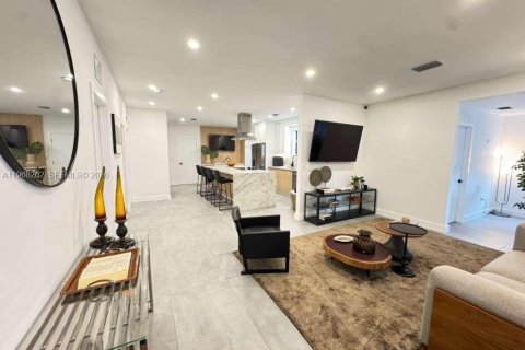 Снять в аренду виллу или дом в Майами, Флорида 3 спальни, 162.76м2, № 2029333 - фото 11