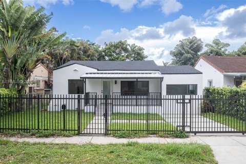 Снять в аренду виллу или дом в Майами, Флорида 3 спальни, 162.76м2, № 2029333 - фото 5