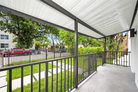 Снять в аренду виллу или дом в Майами, Флорида 3 спальни, 162.76м2, № 2029333 - фото 10