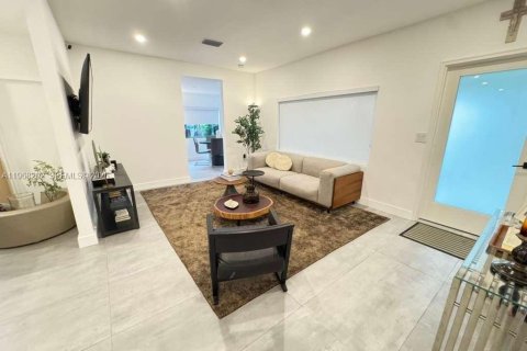 Снять в аренду виллу или дом в Майами, Флорида 3 спальни, 162.76м2, № 2029333 - фото 12