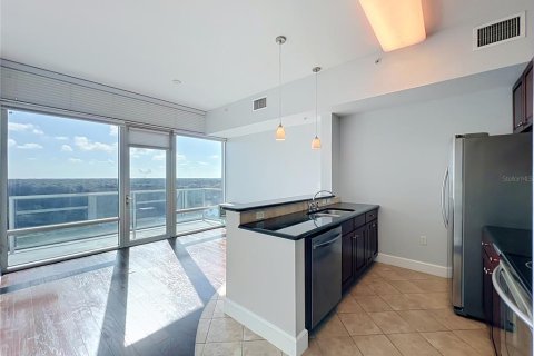 Condo in Orlando, Florida, 1 bedroom  № 2369607 - photo 27