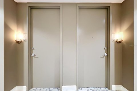 Condo in Orlando, Florida, 1 bedroom  № 2369607 - photo 15