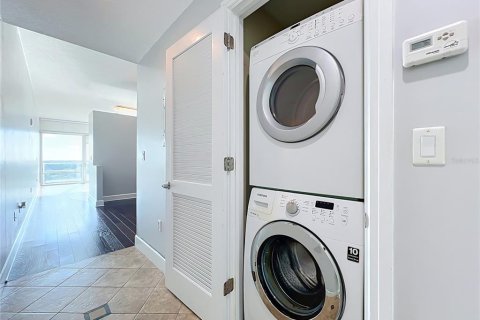 Condo in Orlando, Florida, 1 bedroom  № 2369607 - photo 16