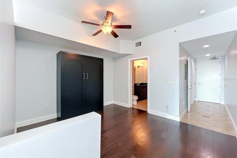 Condo in Orlando, Florida, 1 bedroom  № 2369607 - photo 22