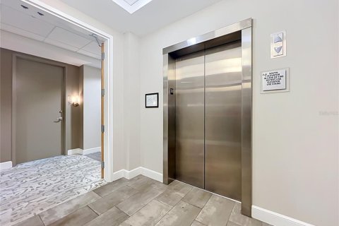 Condo in Orlando, Florida, 1 bedroom  № 2369607 - photo 12