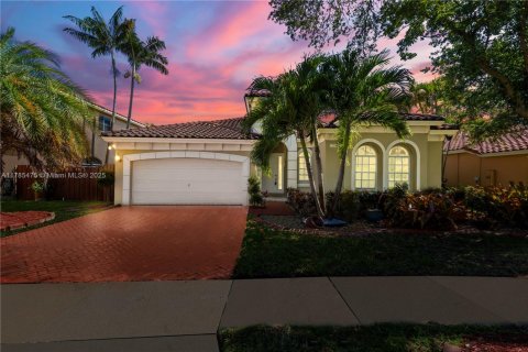 Casa en venta en Miramar, Florida, 4 dormitorios, 182.09 m2 № 1641648 - foto 1