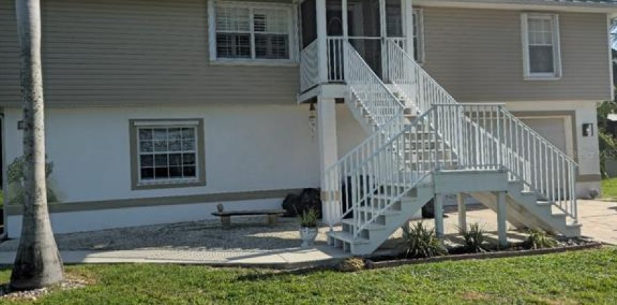 Villa ou maison à Bonita Springs, Floride 3 chambres, 111.95 m2 № 1893798
