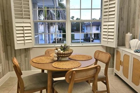 Villa ou maison à vendre à Bonita Springs, Floride: 3 chambres, 111.95 m2 № 1893798 - photo 28