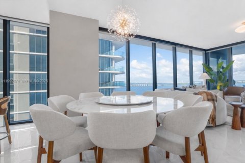 Condo in Miami, Florida, 4 bedrooms  № 2064045 - photo 12