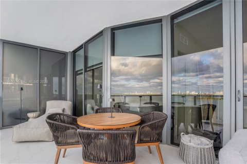 Condo in Miami, Florida, 4 bedrooms  № 2064045 - photo 17