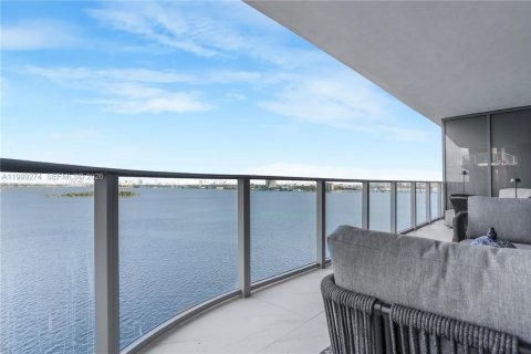Condo in Miami, Florida, 4 bedrooms  № 2064045 - photo 19