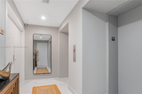 Condo in Miami, Florida, 4 bedrooms  № 2064045 - photo 3