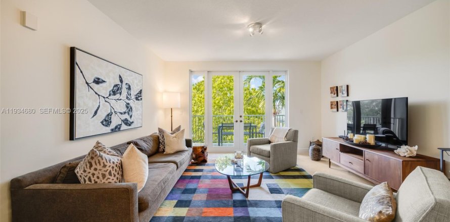 Condominio en Miami, Florida, 2 dormitorios  № 1992915