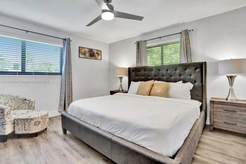 Villa ou maison à vendre à Hallandale Beach, Floride: 5 chambres, 199.46 m2 № 1863142 - photo 13
